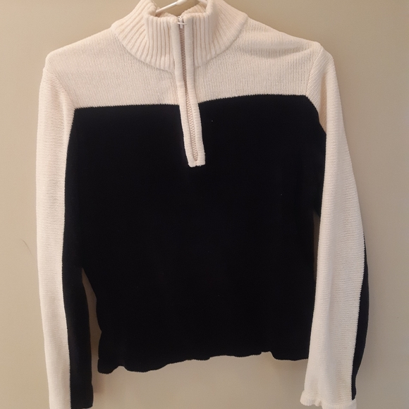 Black and white sweater - Picture 1 of 2